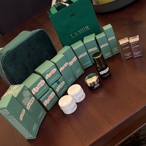 La Mer sample Skincare Collection with Teal and White Packaging